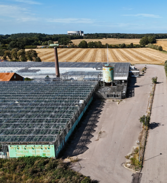 Drönarbild på Nya Ljusekulla Handelsträdgård växthus.
