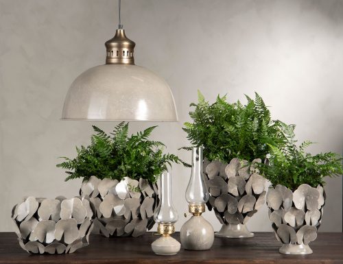 Värmeljuslykta i greige.