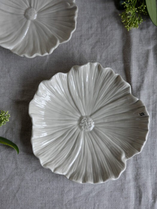 blomster-stort-beige-fat_3