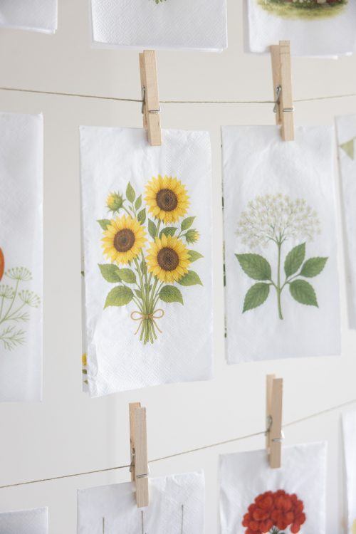 Pappersservetter med blommotiv