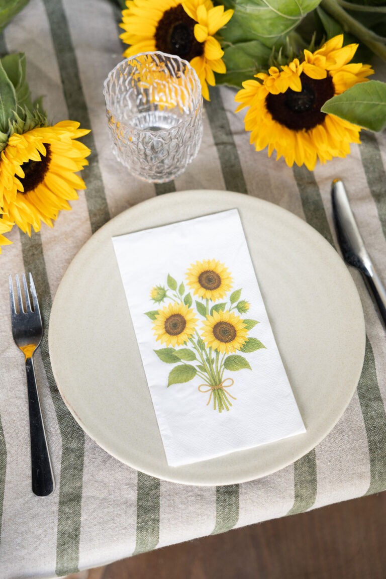solrosor-servett-gul-vit_3