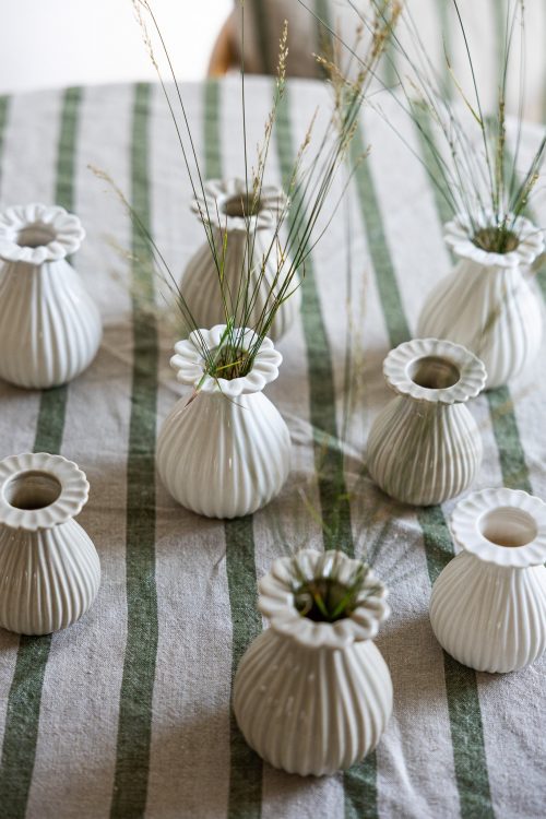 Vallby glaserad vas i keramik i olika färger och storlekar